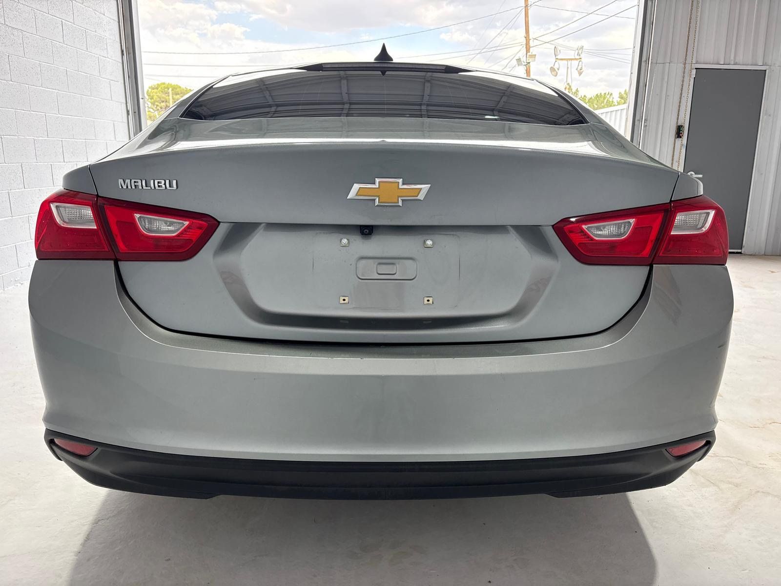 Used 2023 Chevrolet Malibu LS FWD image 4
