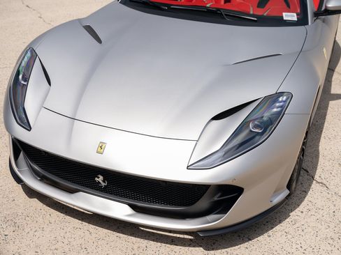 Used 2022 Ferrari 812 GTS RWD image 10