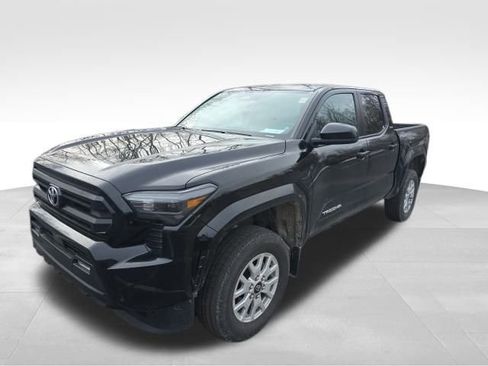 Used 2024 Toyota Tacoma SR5 image 11