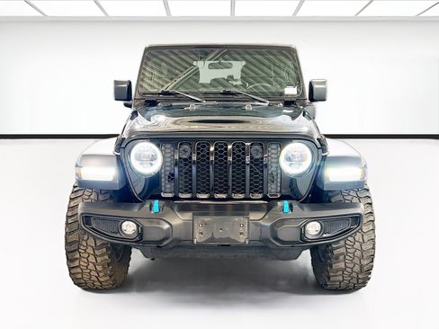 Used 2023 Jeep Wrangler Unlimited w/ Convenience Group AWD/4WD image 2