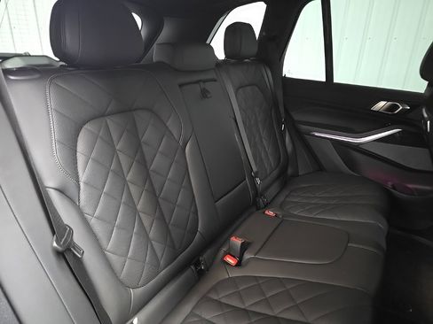 Used 2025 BMW X5 xDrive40i w/ Premium Package image 17