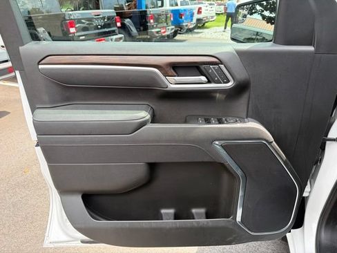 Used 2025 GMC Sierra 1500 SLT RWD image 17
