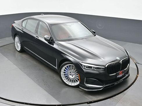 Used 2022 BMW ALPINA B7 xDrive w/ Luxury Rear Seating Package image 36