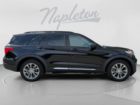 Used 2022 Ford Explorer XLT w/ Equipment Group 202A AWD/4WD image 7