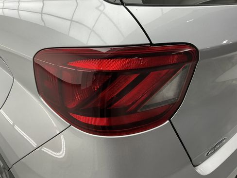 Used 2025 Hyundai Venue SEL image 22