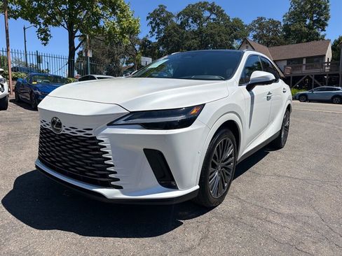 Used 2025 Lexus RX 450h AWD w/ Luxury Package image 3