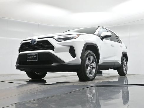 Used 2024 Toyota RAV4 LE image 44