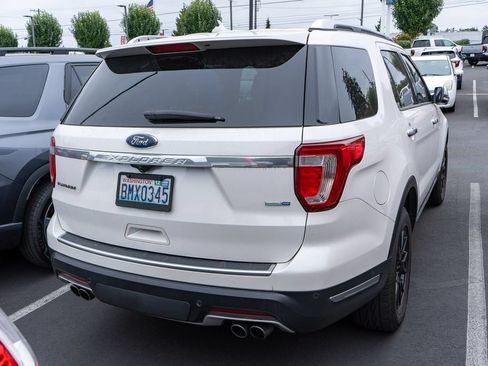 Used 2018 Ford Explorer Platinum AWD/4WD image 4