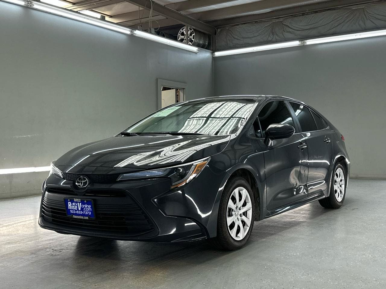 Used 2025 Toyota Corolla LE FWD image 3