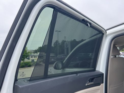 Used 2021 Volkswagen Atlas SE FWD image 32