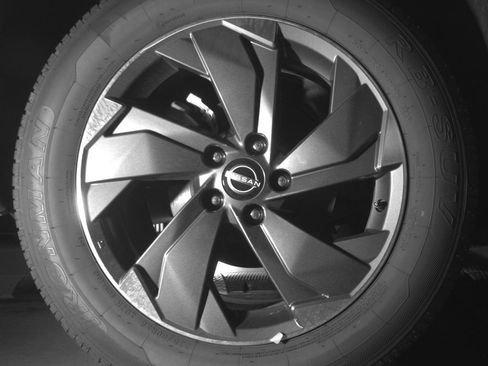 Used 2025 Nissan Rogue SV FWD image 15