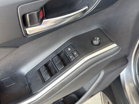 Used 2022 Toyota Highlander XLE image 12