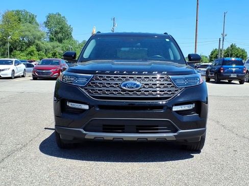 Certified 2023 Ford Explorer XLT w/ Equipment Group 202A AWD/4WD image 2