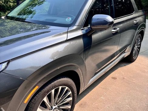 Used 2024 Hyundai Palisade Calligraphy AWD/4WD image 2