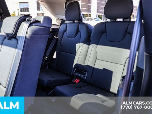 Used 2025 Volvo XC90 B6 Plus image 22