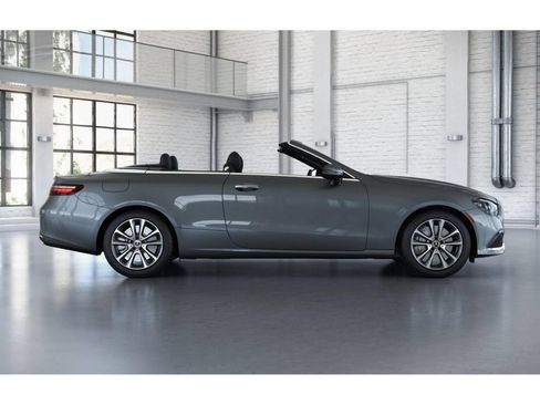 Used 2023 Mercedes-Benz E 450 4MATIC Cabriolet image 17