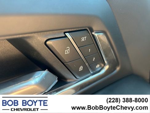 New 2025 Chevrolet Silverado EV LT image 8