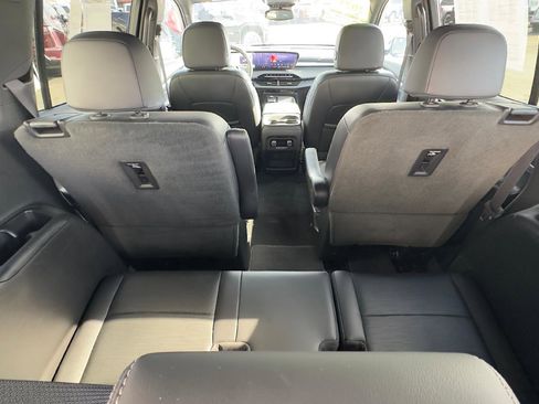 Used 2025 Buick Enclave Sport Touring image 7