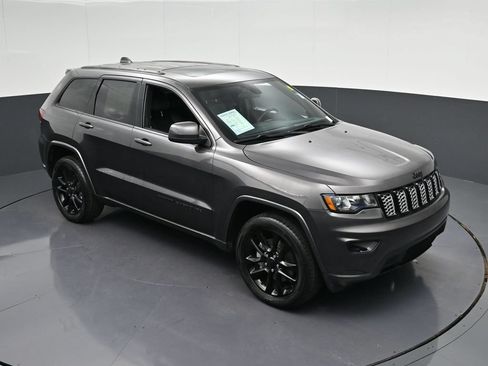 Used 2021 Jeep Grand Cherokee Laredo X RWD image 24