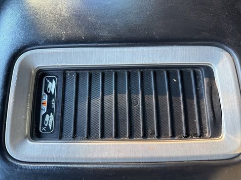 Used 2018 GMC Yukon Denali image 12