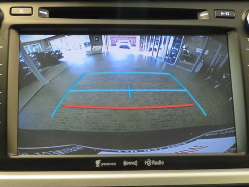 Used 2019 Toyota Highlander SE image 44