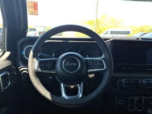 Certified 2024 Jeep Wrangler High Altitude AWD/4WD image 19