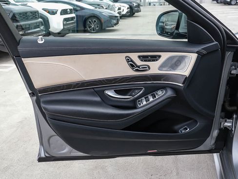 Used 2018 Mercedes-Benz S 560 Sedan image 30