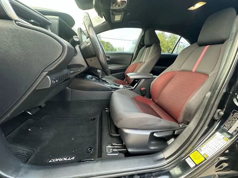 Used 2023 Toyota Corolla SE image 6