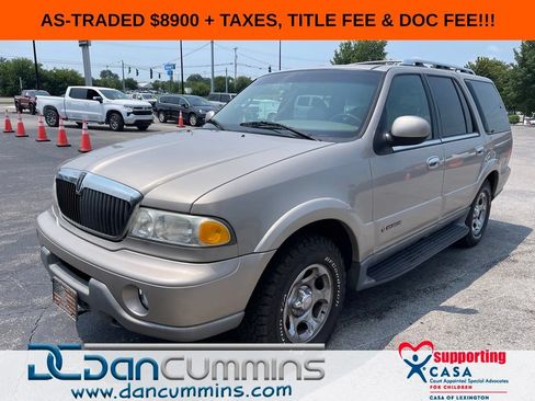 Used 2001 Lincoln Navigator 4WD image 1