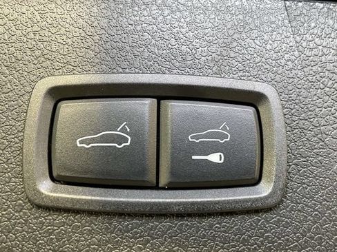 Certified 2026 Porsche Macan Turbo AWD/4WD image 20