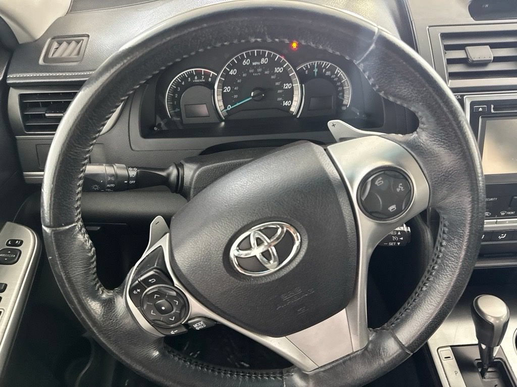 Used 2014 Toyota Camry SE FWD image 26