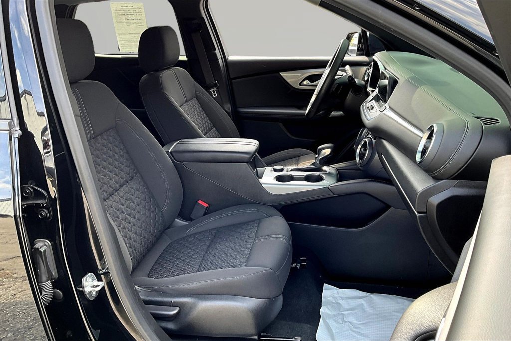 Used 2022 Chevrolet Blazer LT FWD image 25