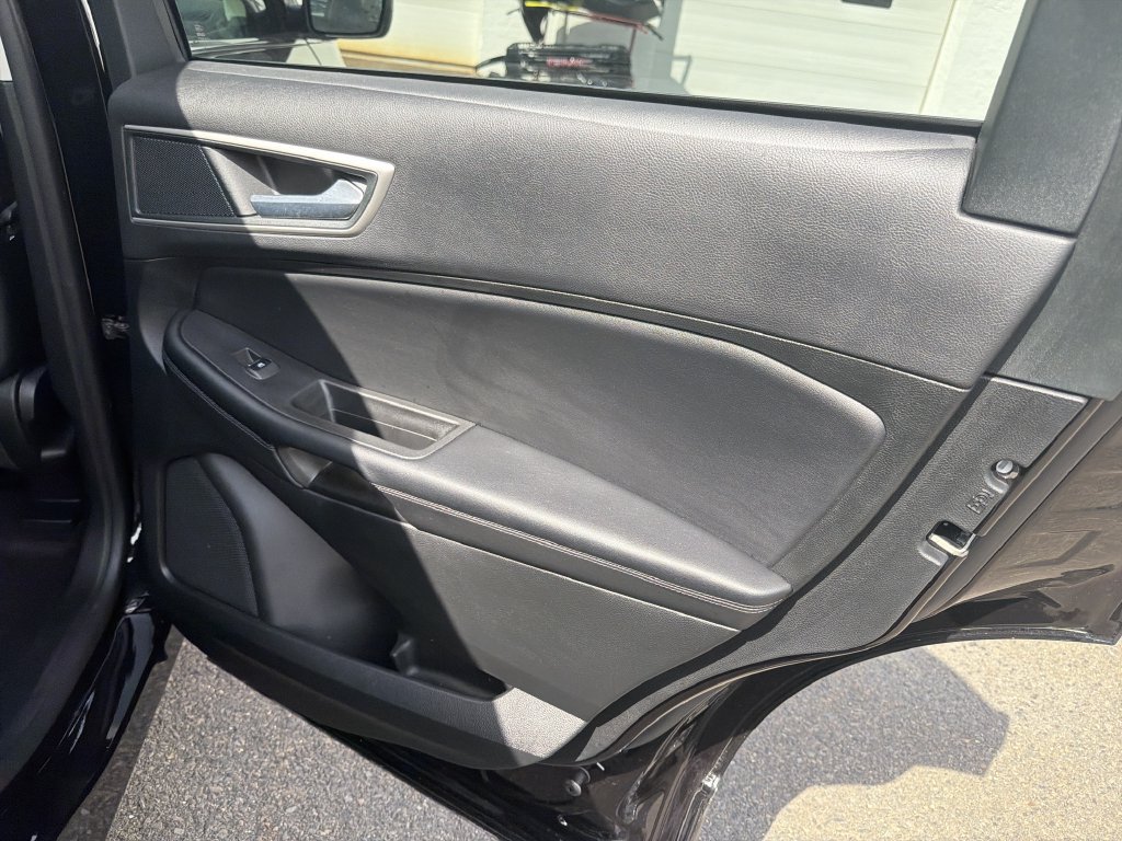 Used 2024 Ford Edge SEL w/ Convenience Package AWD/4WD image 16