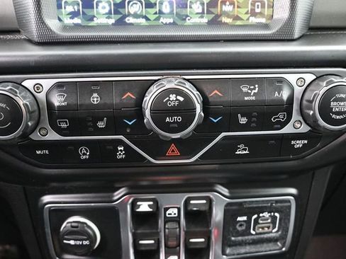 Used 2023 Jeep Wrangler Sahara w/ Cold Weather Group image 15