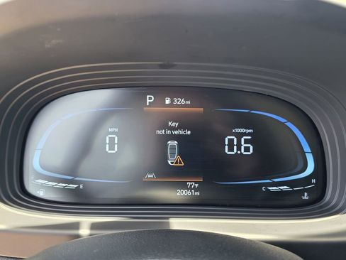 Used 2025 Hyundai Venue SEL FWD image 15