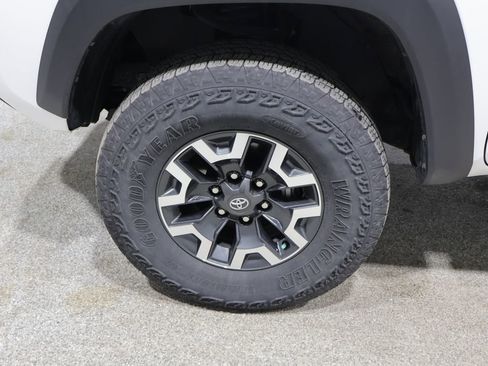 Certified 2023 Toyota Tacoma TRD Off-Road AWD/4WD image 10