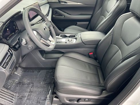 Certified 2026 INFINITI QX60 Luxe w/ Cargo Package FWD image 9