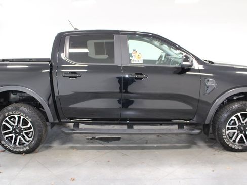 Used 2024 Ford Ranger Lariat w/ FX4 Off-Road Package image 11