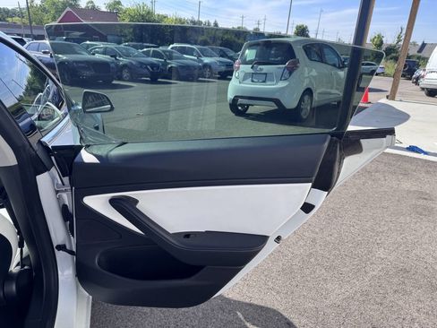 Used 2020 Tesla Model 3 Long Range AWD/4WD image 17