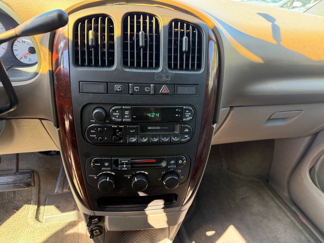 Used 2002 Chrysler Town & Country eL FWD image 19