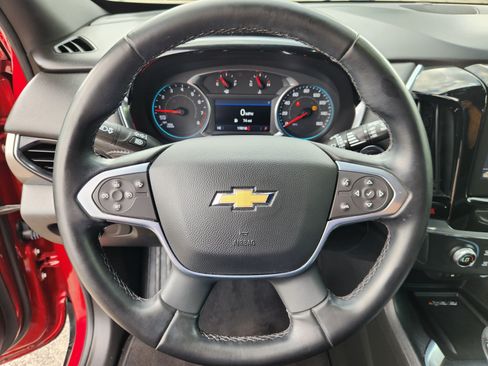 Used 2023 Chevrolet Traverse LT FWD image 9