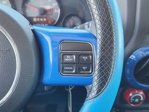 Used 2016 Jeep Wrangler Unlimited Sahara image 33