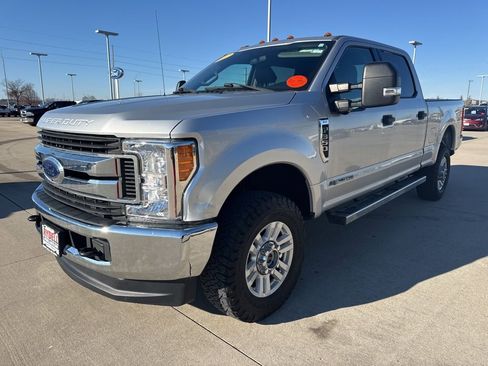 Used 2017 Ford F350 XLT image 24