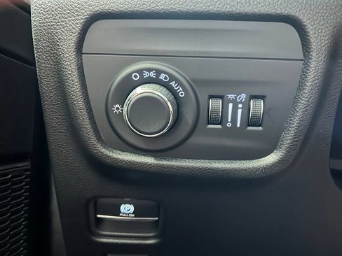 Used 2024 Jeep Grand Cherokee Laredo w/ Luxury Tech Group I AWD/4WD image 7