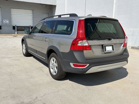 Used 2011 Volvo XC70 3.2 image 3
