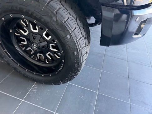 Used 2019 Toyota Tundra Platinum image 4