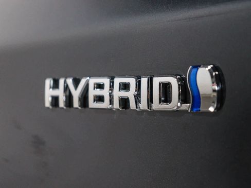 Used 2015 Toyota Prius Three w/ Solar Roof Package FWD image 13