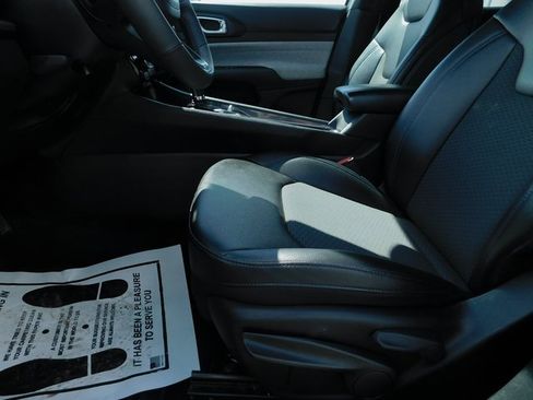 Used 2024 Jeep Compass Latitude image 22