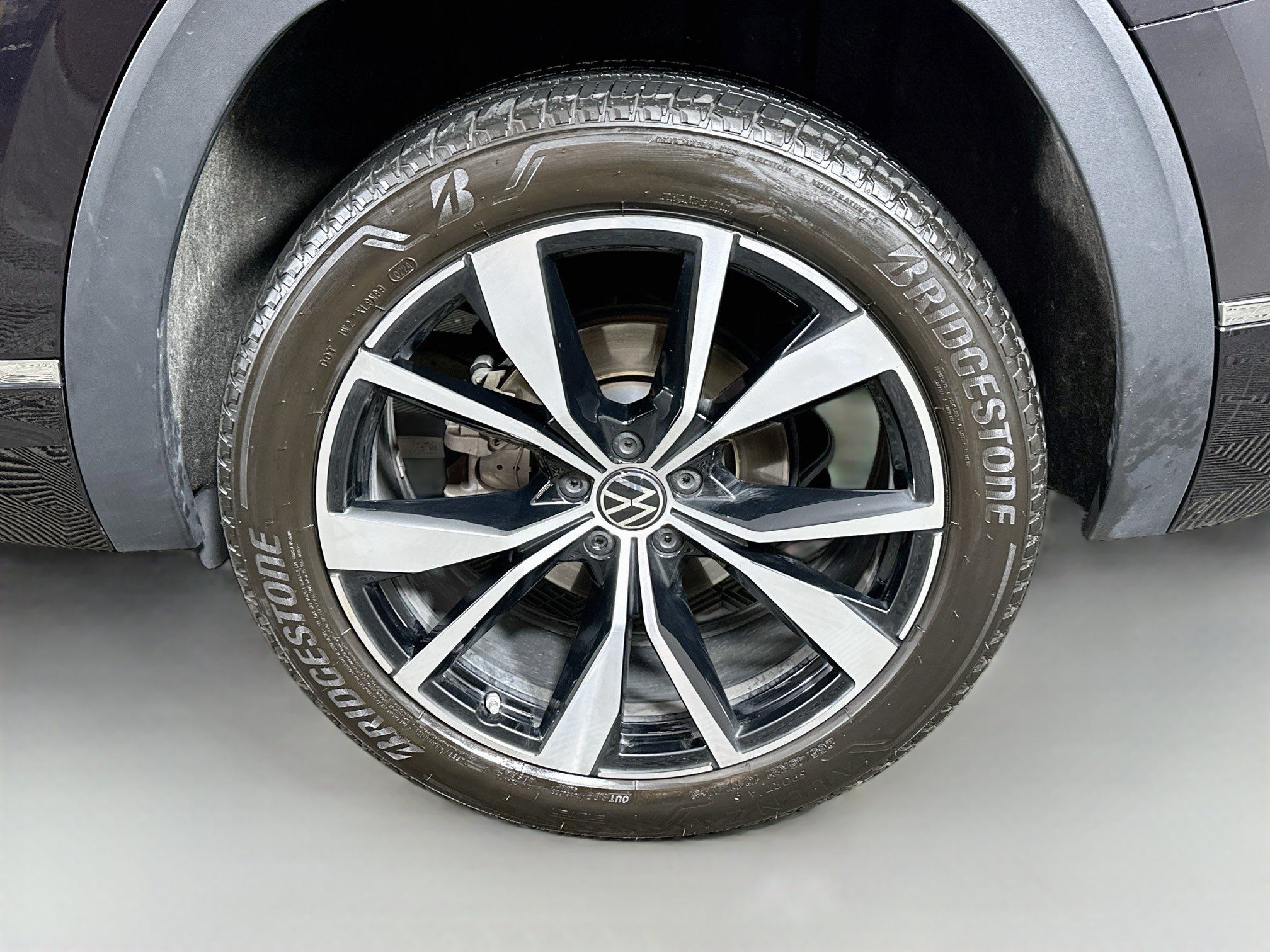 Used 2024 Volkswagen Atlas SEL Premium R-Line AWD/4WD image 33