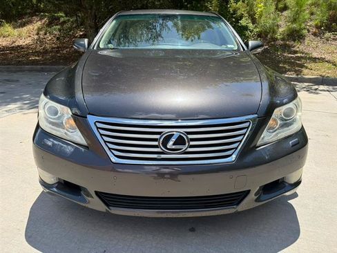 Used 2010 Lexus LS 460 RWD image 2